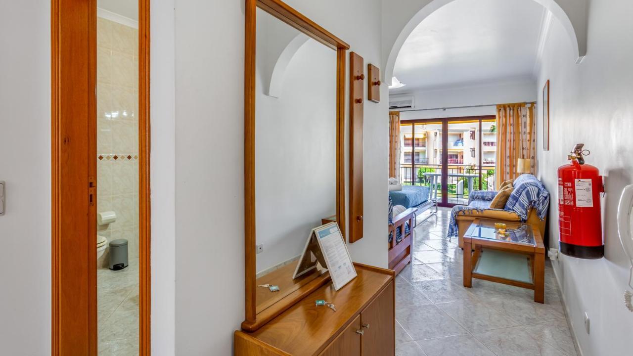 Serene Apartment W/ Balcony And Pool By Lovelystay Quarteira Bagian luar foto