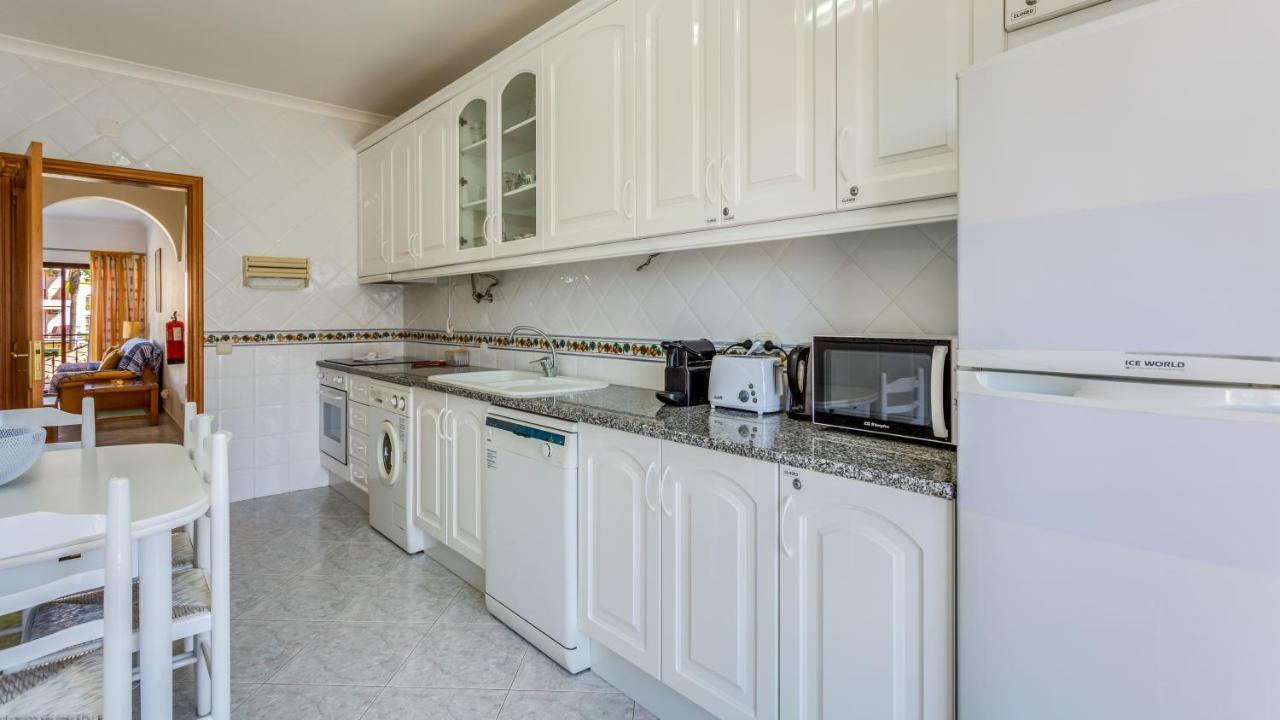 Serene Apartment W/ Balcony And Pool By Lovelystay Quarteira Bagian luar foto