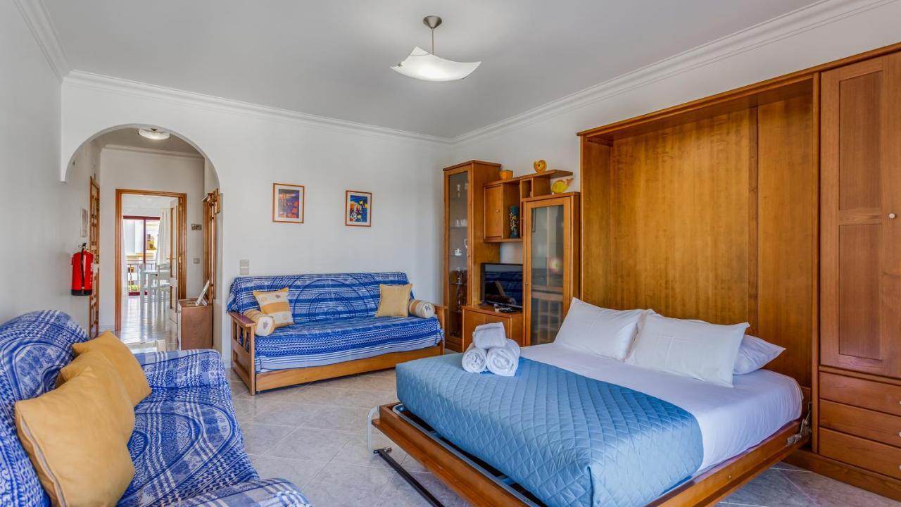 Serene Apartment W/ Balcony And Pool By Lovelystay Quarteira Bagian luar foto
