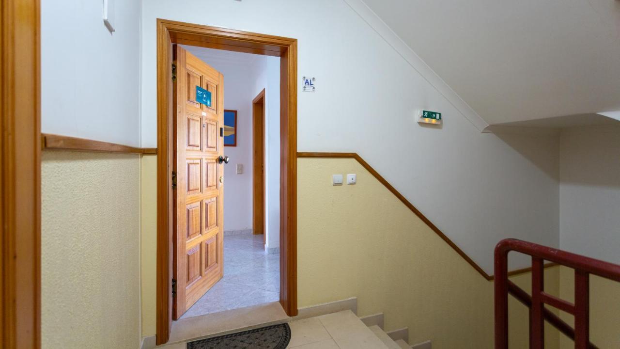 Serene Apartment W/ Balcony And Pool By Lovelystay Quarteira Bagian luar foto